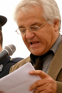 This year <b>Spyros Arsenis</b> gave the OXI Day speech, rousing Ithacans with <b>...</b> - 28-OCT07-061